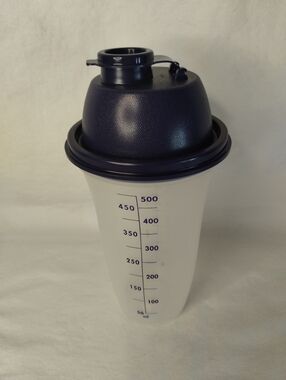 Tupperware Quick Shake